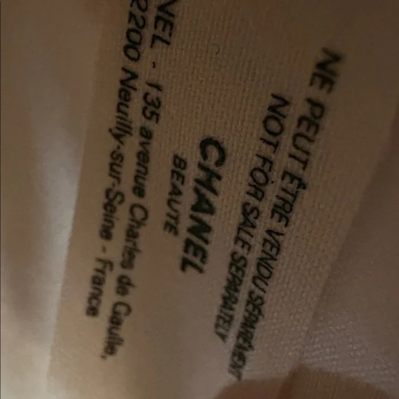 Chanel Beaute Snowflake Cosmetic Bag - Picture 6 of 7